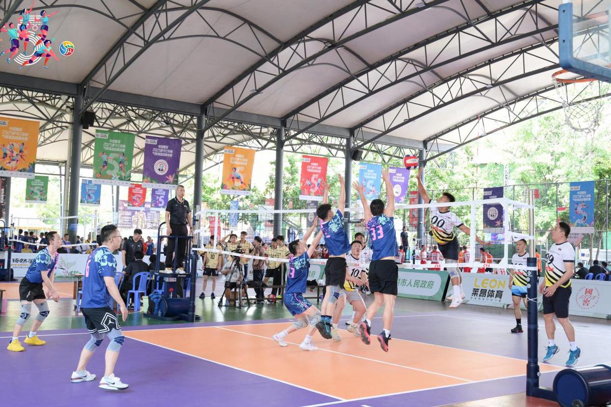 湖人108-125不敌太阳结束7连胜，东契奇38+11+9失误，詹姆斯10分，狄龙33分